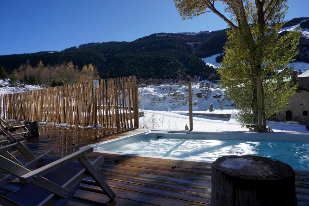 Mountain Hostel Tarter outdoor pool