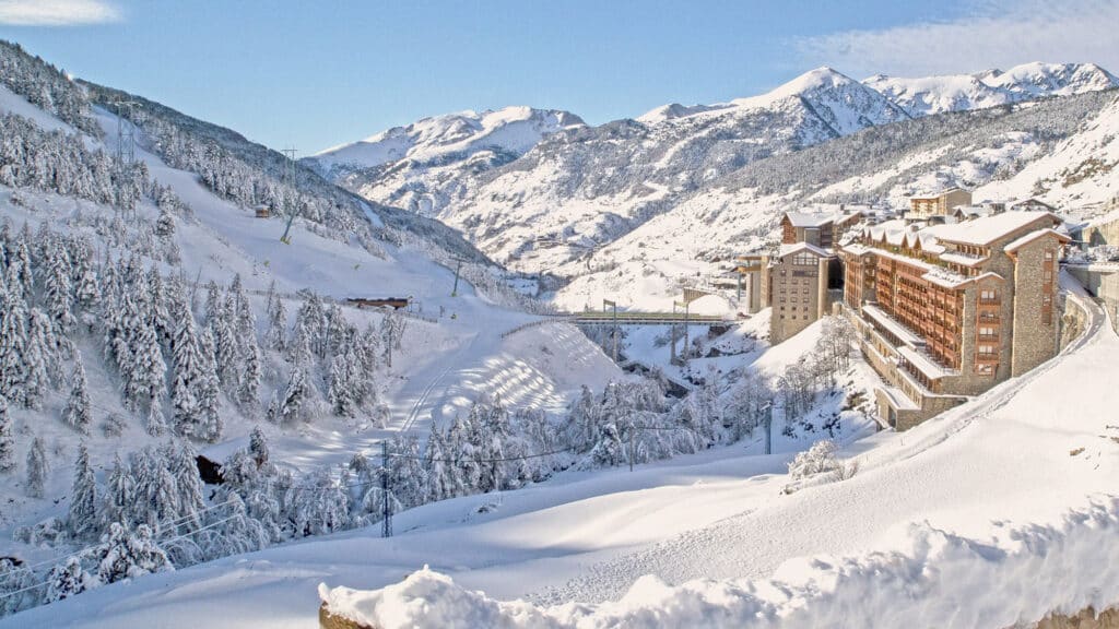 Ski-to-door hotel